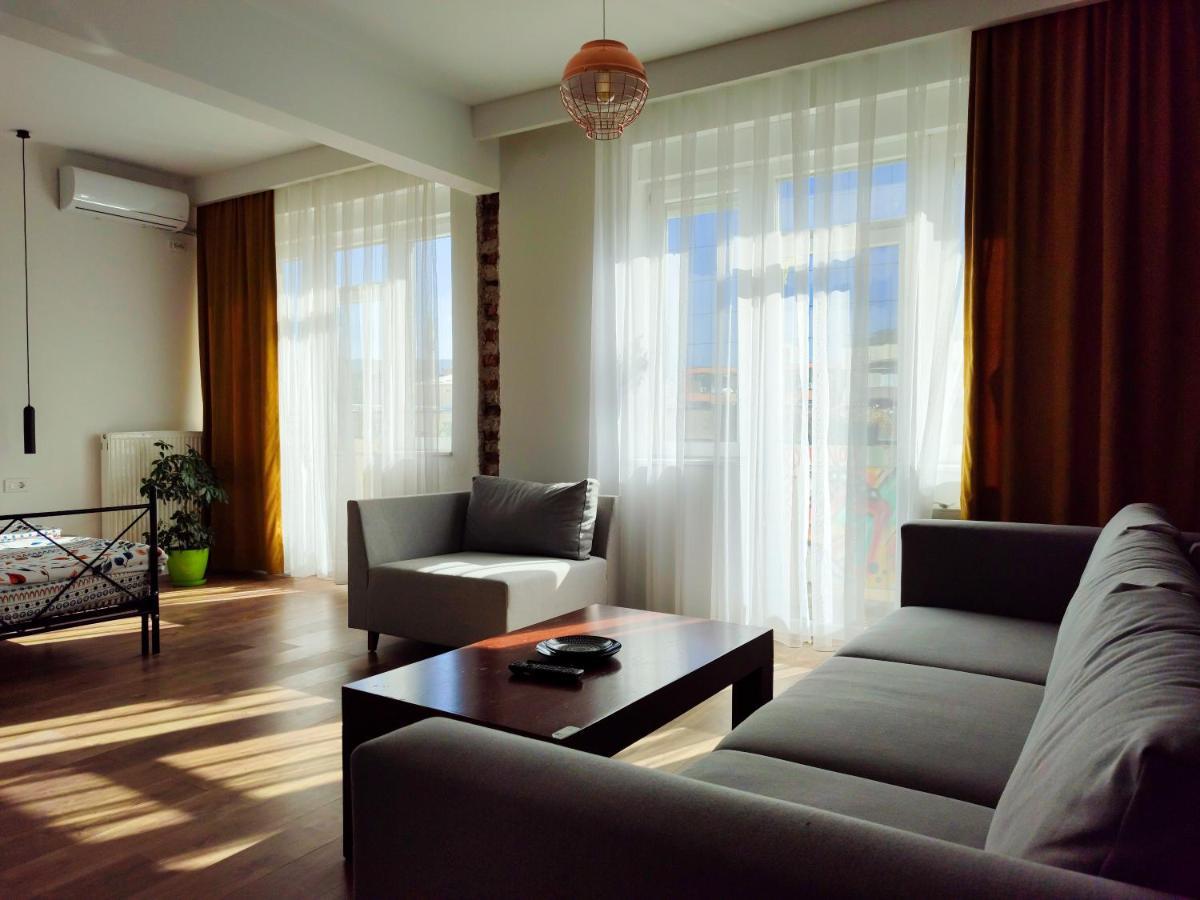 Appartamento Urban Cozy Retreat Pristina Esterno foto