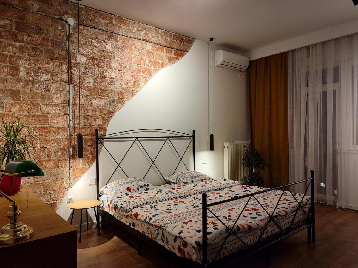 Appartamento Urban Cozy Retreat Pristina Esterno foto