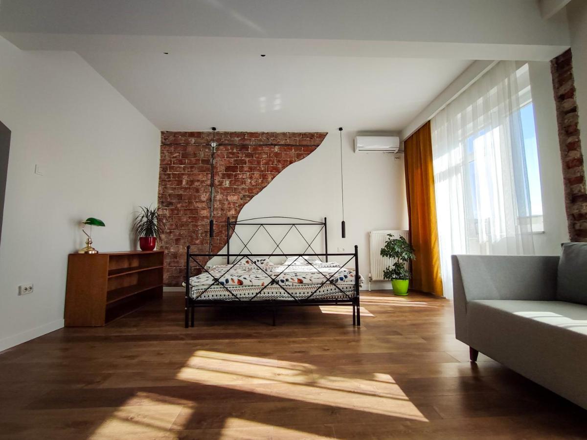Appartamento Urban Cozy Retreat Pristina Esterno foto