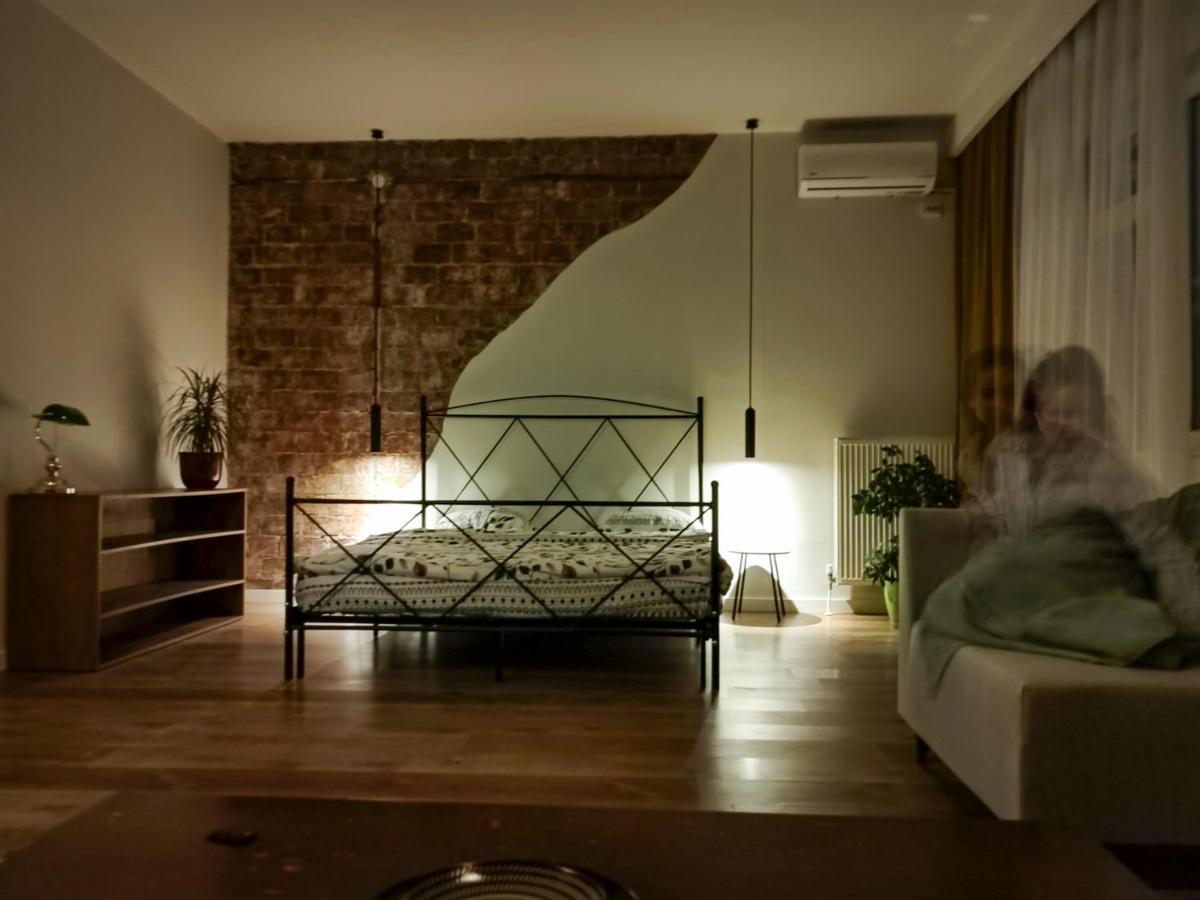 Appartamento Urban Cozy Retreat Pristina Esterno foto