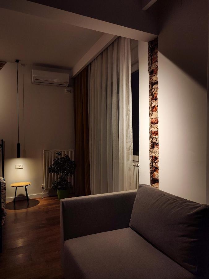 Appartamento Urban Cozy Retreat Pristina Esterno foto