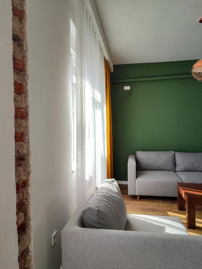 Appartamento Urban Cozy Retreat Pristina Esterno foto
