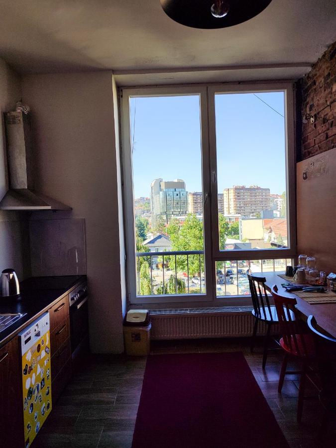 Appartamento Urban Cozy Retreat Pristina Esterno foto