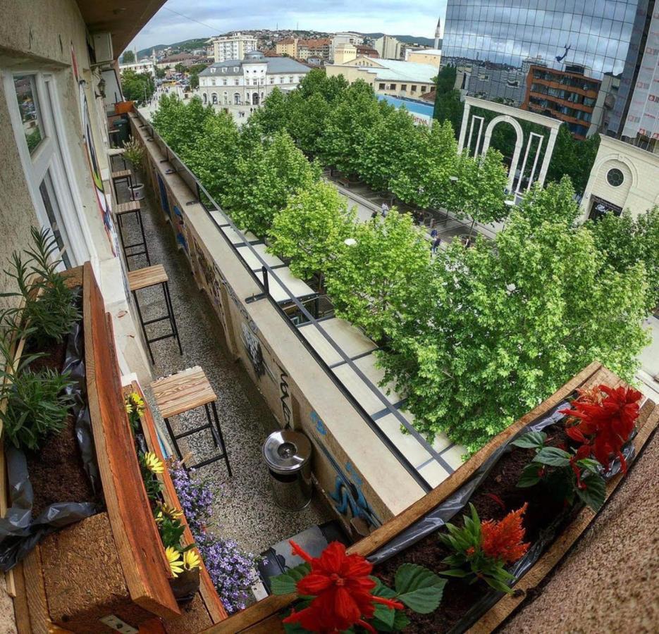 Appartamento Urban Cozy Retreat Pristina Esterno foto
